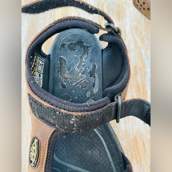 SOLD Keen Men’s Rialto II 3 Point Leather Hiking Sandals❤️🥾 - Picture 9 of 14